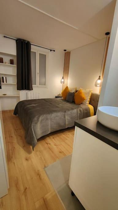 Joli Appartement Au Pied Du Tramway Bezons Exterior foto